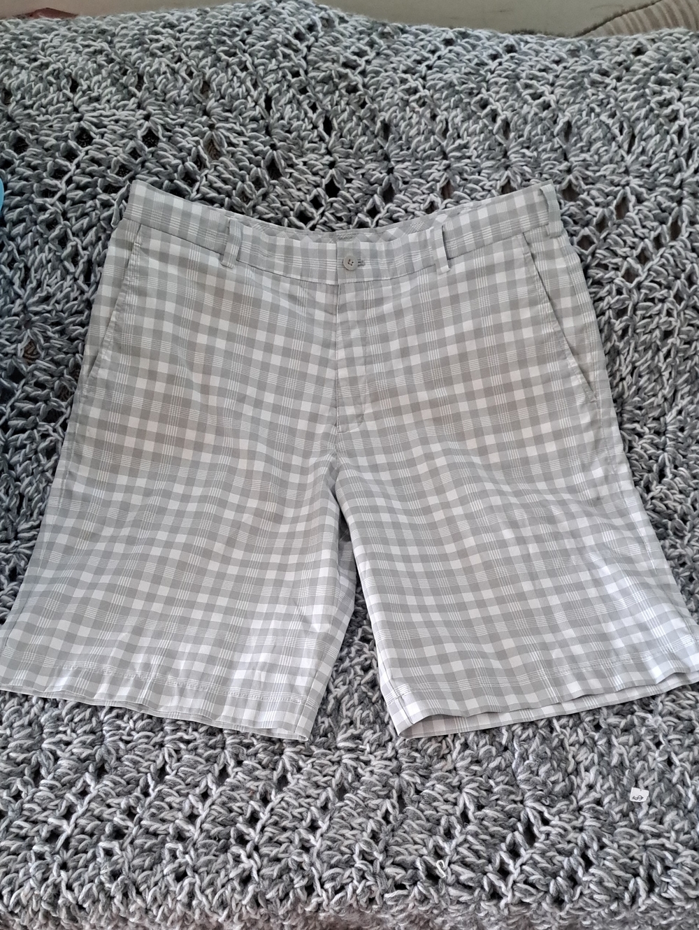521 - Nike Golf Dri-FIT Plaid Shorts Men's 34 Gray Performance Golf Casual